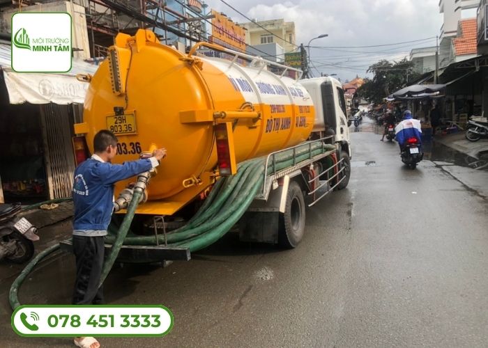 Hút bể phốt tại Ba Vì giá rẻ, gọi có mặt trong 30 phút 16 Dịch vụ hút bể phốt tại Ba Vì Môi Trường Minh Tâm (3)