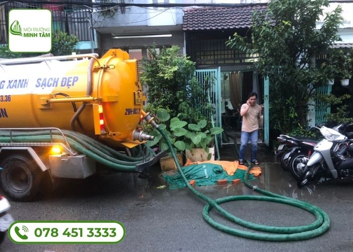 Hút bể phốt tại Mê Linh - Đội xe chuyên dụng Minh Tâm 26 Dịch vụ hút bể phốt tại Mê Linh Môi Trường Minh Tâm