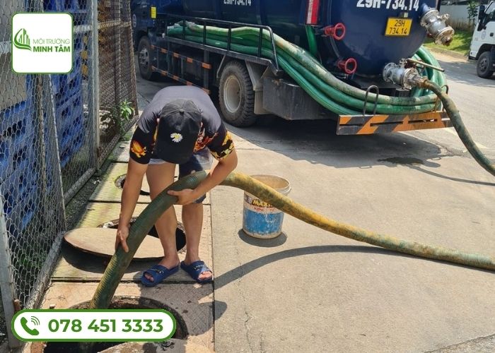 Hút bể phốt tại Phúc Thọ 300k/khối - Nhanh, Sạch, Uy tín 13 Dịch vụ hút bể phốt tại Phúc Thọ Môi Trường Minh Tâm (2)