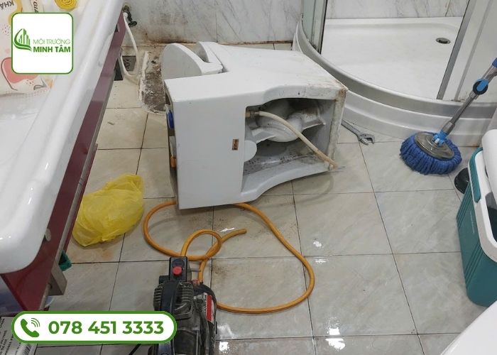 Thông tắc bồn cầu tại Yên Bái Môi Trường Minh Tâm (7)