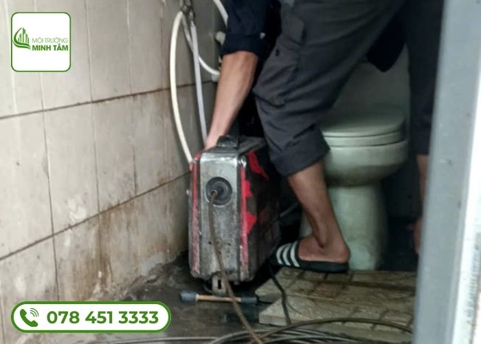 Thông tắc bồn cầu tại Yên Bái Môi Trường Minh Tâm (9)
