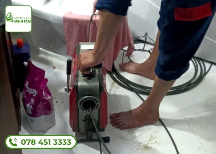 Thông tắc bồn cầu tại Thái Bình - Uy tín, giá rẻ 299K 19 Thông tắc bồn cầu tại Thái Bình Môi Trường Minh Tâm (7)