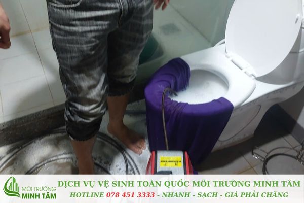 Thông tắc bồn cầu tại Hoàng Mai của Môi Trường Minh Tâm được thực hiện qua quy trình chuyên nghiệp và khoa học