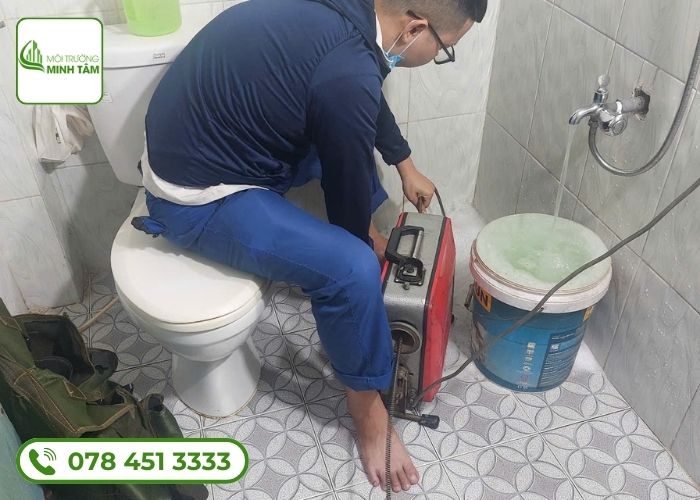 Thông bồn cầu nghẹt tại Kon Tum Môi Trường Minh Tâm (7)