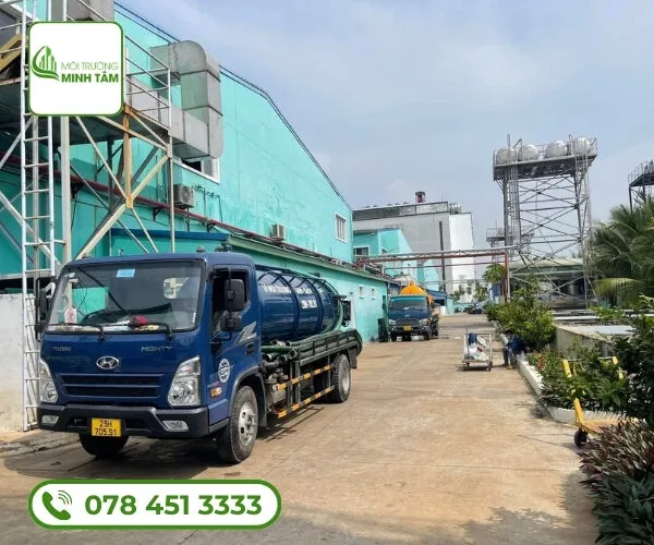 Hút hầm cầu tại Thủ Dầu Một – Xử lý sạch triệt để,BH 5 năm 14 hut-ham-cau-tai-thu-dau-mot (5)