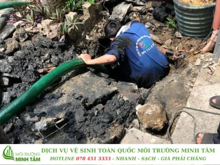 Dịch vụ hút hầm cầu tại Huyện Nhà Bè Môi Trường Minh Tâm (2)