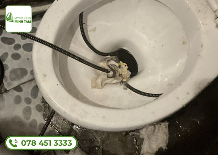 Dịch vụ thông bồn cầu nghẹt tại Đồng Nai Môi Trường Minh Tâm (8)