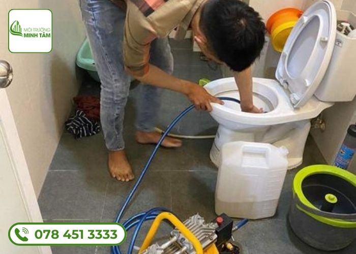 Dịch vụ thông bồn cầu nghẹt tại Phú Quốc Môi Trường Minh Tâm