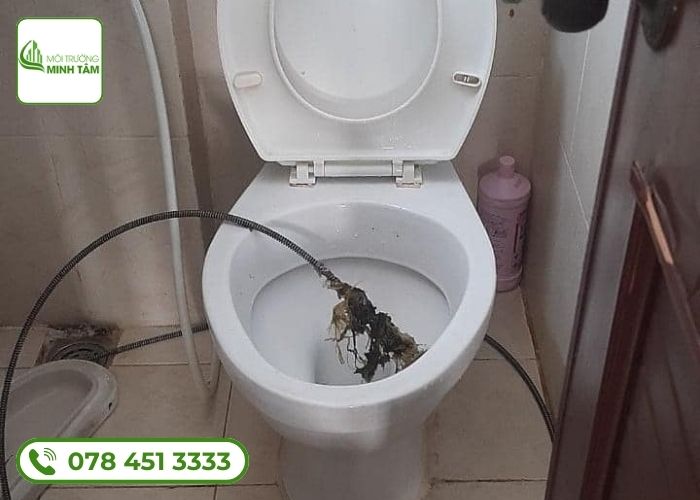 Dịch vụ thông bồn cầu nghẹt tại Giang Thành - Môi Trường Minh Tâm 