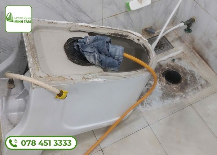 Dịch vụ thông bồn cầu nghẹt tại Kiên Hải - Môi Trường Minh Tâm
