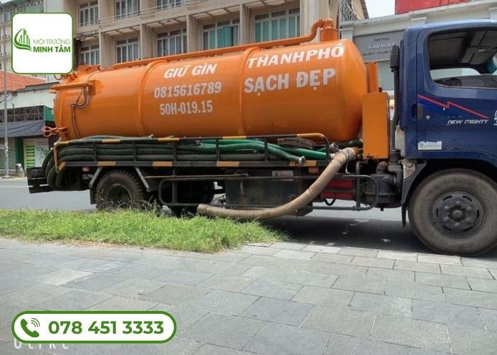 Hút hầm cầu tại Giồng Trôm Môi Trường Minh Tâm (4)