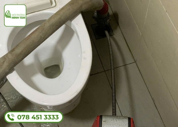 Dịch vụ thông bồn cầu nghẹt tại Bà Rịa - Môi Trường Minh Tâm (5)