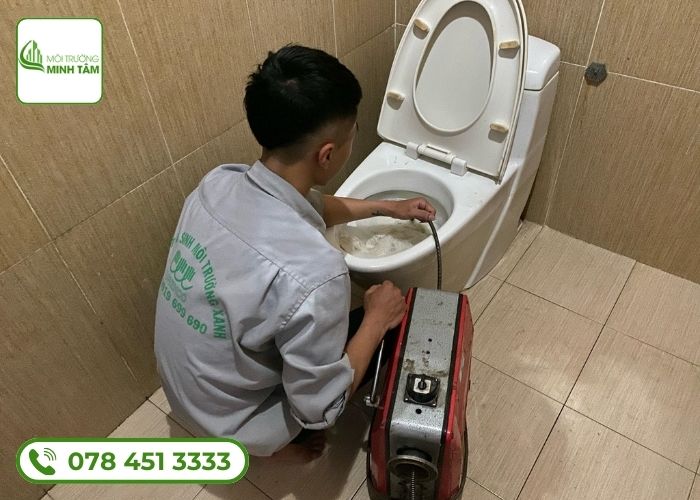 Dịch vụ thông bồn cầu nghẹt tại Bắc Tân Uyên - Môi Trường Minh Tâm