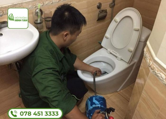 Dịch vụ thông bồn cầu nghẹt tại Cần Đước - Môi Trường Minh Tâm