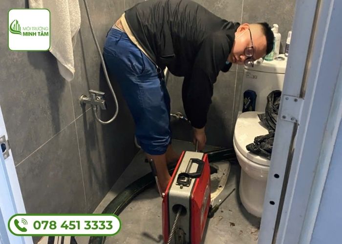 thong-bon-cau-nghet-tai-tan-hung-long-an