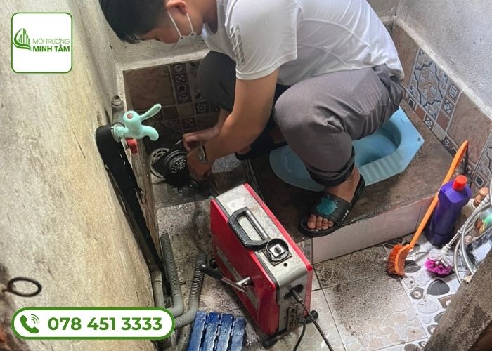 Thông bồn cầu nghẹt tại Vũng Tàu – Dịch vụ uy tín 24/7, giá rẻ, bh 1 năm 9 Dịch vụ thông bồn cầu nghẹt tại Vũng Tàu - Môi Trường Minh Tâm (4)