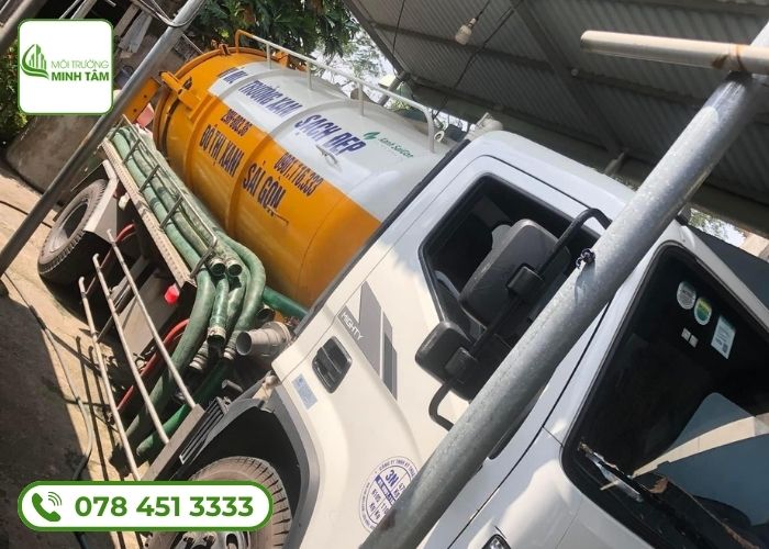 Dịch vụ hút hầm cầu huyện Ngọc Hiển – Môi Trường Minh Tâm