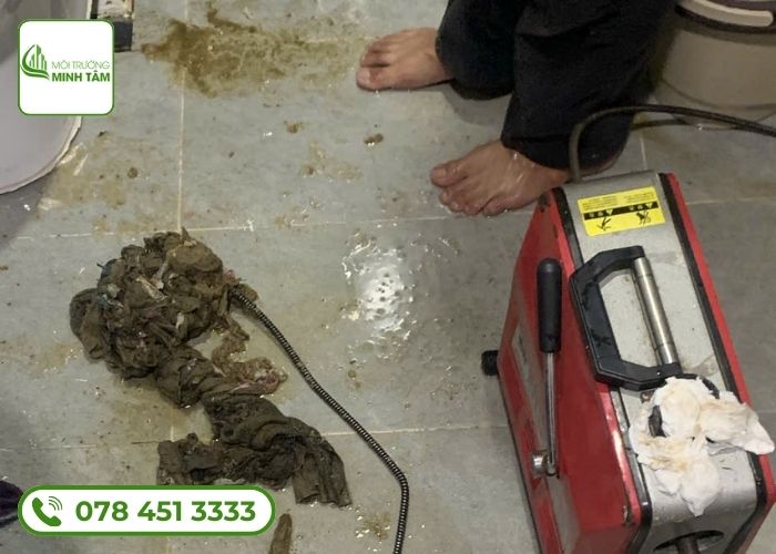 Dịch vụ thông bồn cầu nghẹt tại Bù Đăng – Môi Trường Minh Tâm