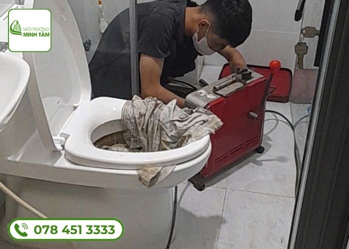 Dịch vụ thông bồn cầu nghẹt tại Bù Đăng – Môi Trường Minh Tâm
