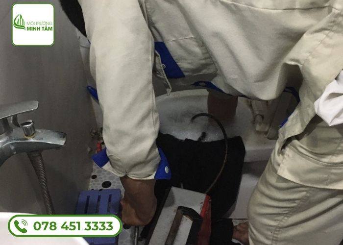 Dịch vụ Thông bồn cầu nghẹt tại Chợ Mới [An Giang]