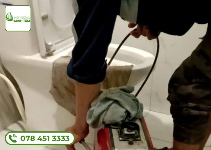 Dịch vụ thông bồn cầu nghẹt tại Chơn Thành – Môi Trường Minh Tâm