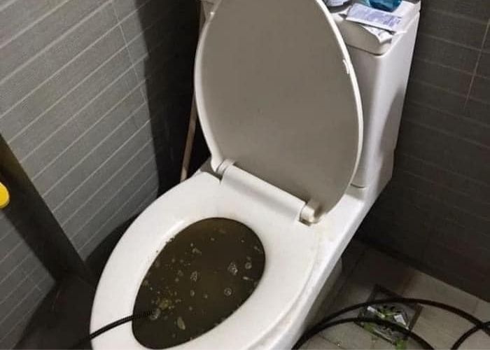 Minh Tâm sử dụng máy lò xo công suất lớn, máy áp lực nước và camera soi đường ống