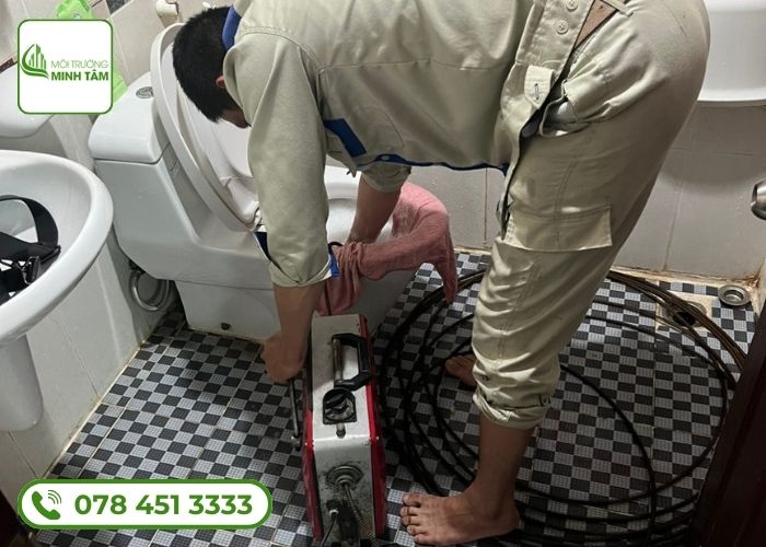 Thông bồn cầu nghẹt tại Ngọc Hiển