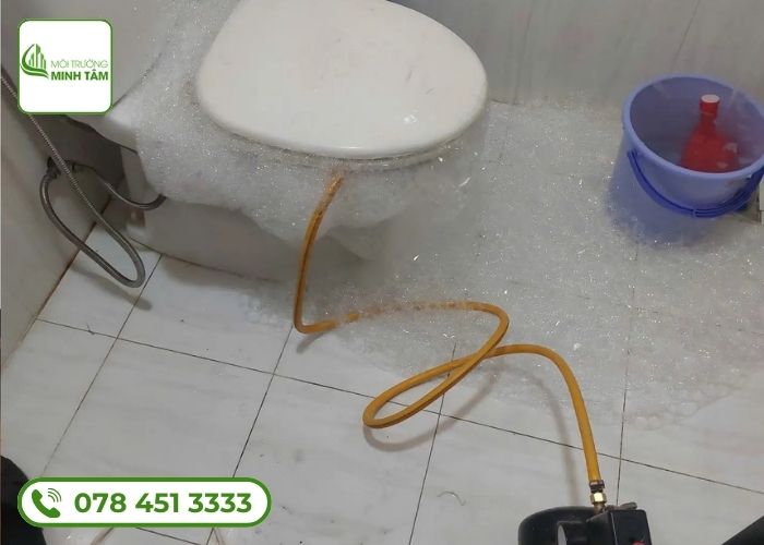 Thông bồn cầu nghẹt tại Phú Quý uy tín 🔰Sạch 100% 9 thong-bon-cau-nghet-tai-phu-quy-2