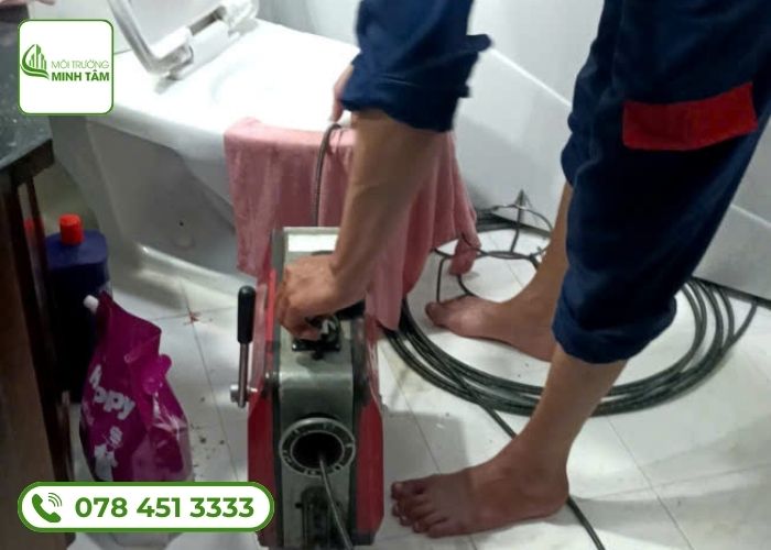 Dịch vụ thông bồn cầu nghẹt tại Phú Riềng – Môi Trường Minh Tâm
