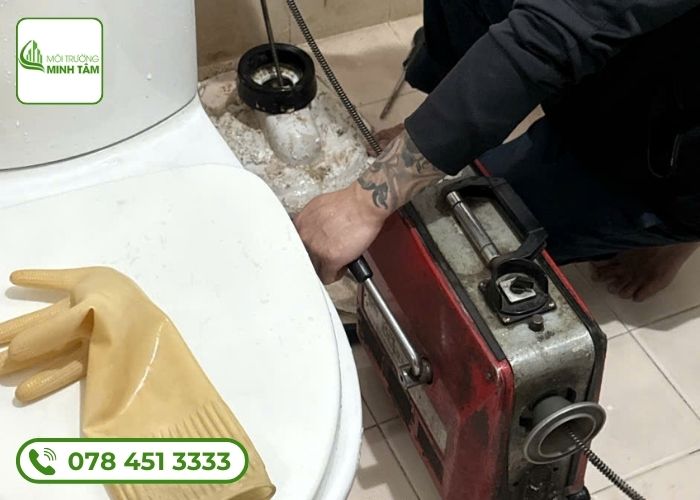 Dịch vụ thông bồn cầu nghẹt tại Phú Riềng – Môi Trường Minh Tâm