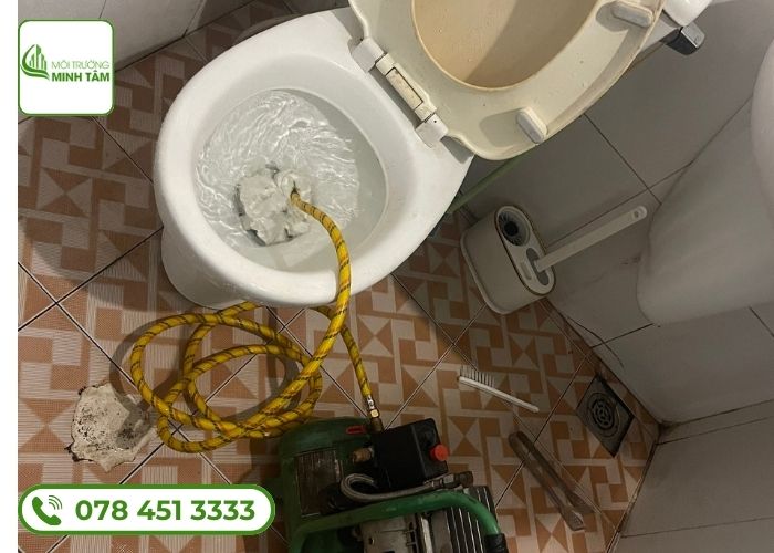 Nguyên nhân phổ biến nhất dẫn đến tình trạng bồn cầu bị nghẹt tại Trà Vinh