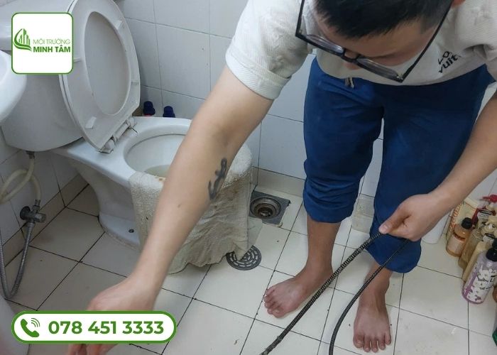 Quy trình thực hiện dịch vụ thông bồn cầu nghẹt ở Trần Văn Thời