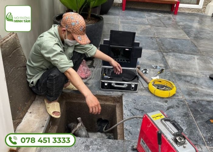 Kỹ thuật viên của Minh Tâm được đào tạo bài bản, nắm vững quy trình và kỹ thuật xử lý mọi dạng tắc nghẽn