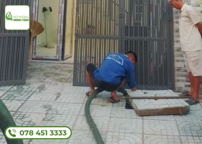 Hút hầm cầu tại Quan Sơn - Tận tâm, đảm bảo chất lượng 9 hut-ham-cau-tai-quan-son-3