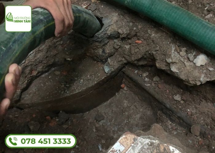 Hút hầm cầu tại Ba Tơ-4