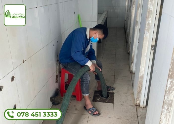 Hút hầm cầu tại Sơn Hòa, Phú Yên – Hợp đồng rõ ràng, 0 lo phát sinh chi phí 8 hut-ham-cau-tai-sơn-hoa 4