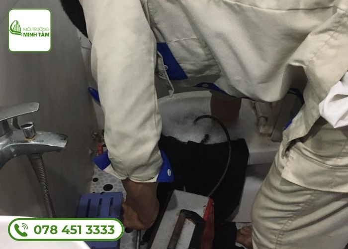 Thông bồn cầu nghẹt tại Cẩm Xuyên, Hà Tĩnh – hỗ trợ 24/7, nhận việc cả ngày lễ 8 thông bồn cầu nghẹt tại Cẩm Xuyên-2