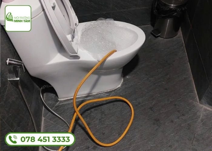 thông bồn cầu nghẹt tại Đắk Mil