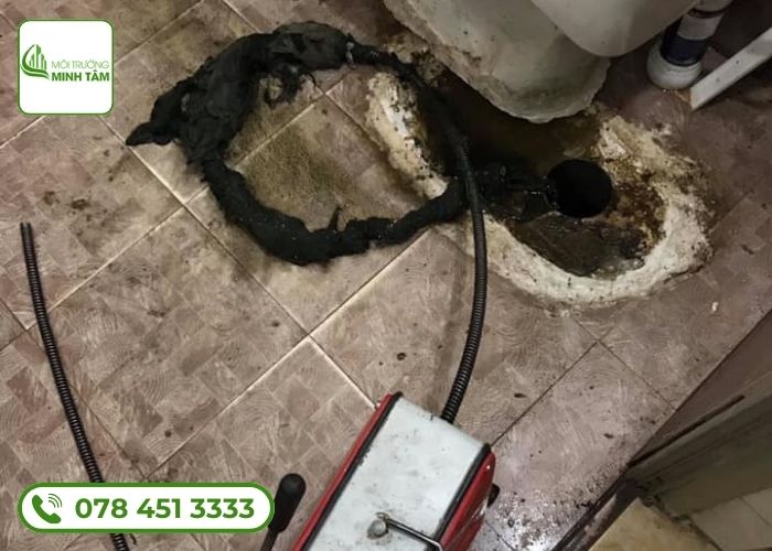 thông bồn cầu nghẹt tại Tây Sơn-2