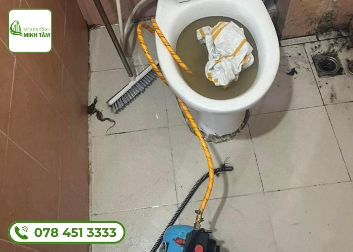 Thông bồn cầu nghẹt tại Bình Đại – Gọi Liền Xử Lý Nhanh 100% 12 thong-bon-cau-nghet-tai-binh-dai 1