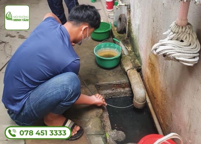 thông cống nghẹt tại Phù Cát-1