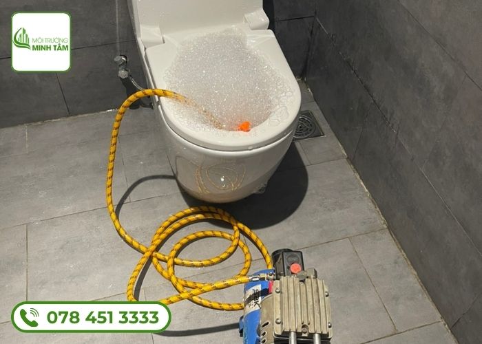Thông tắc bồn cầu tại Cát Hải, Hải Phòng – Xử lý nhanh, báo giá rõ ràng 9 thong-tac-bon-cau-tai-cat-hai 6