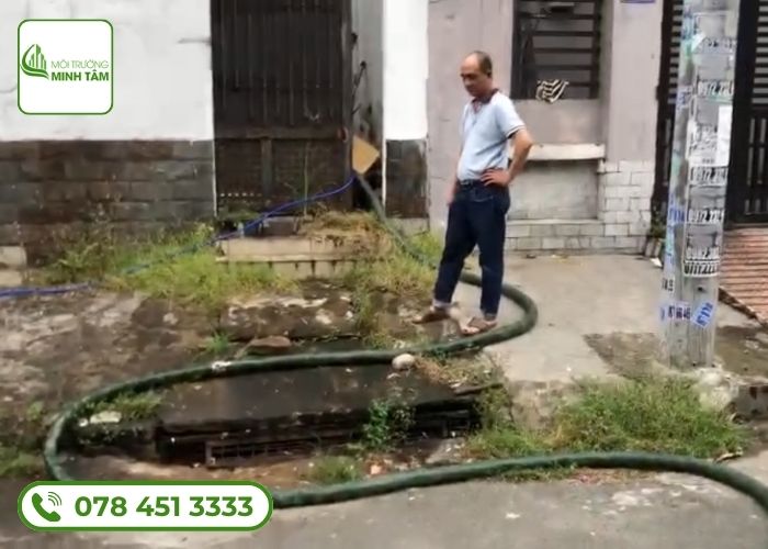 Hút hầm cầu phường An Đông, Quận 5 - Hút sạch giá mềm 10 hut-ham-cau-phuong-an-dong-3