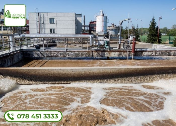 Vận chuyển bùn vi sinh tại TPHCM liên hệ Môi Trường Minh Tâm