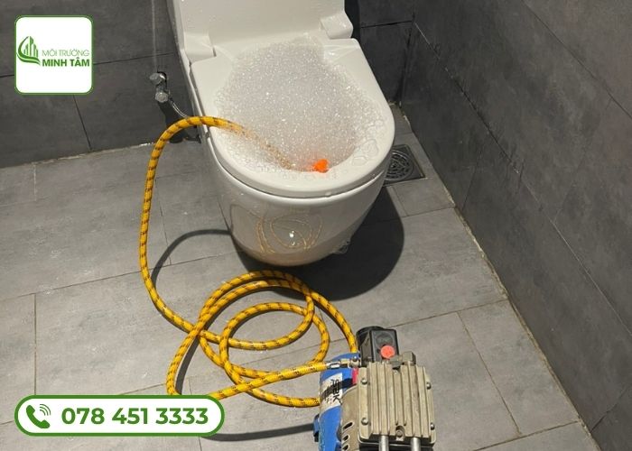 Thông tắc bồn cầu tại Kim Động, Hưng Yên - Tận Tâm, Sạch Sẽ, Giá Rẻ 8 thong-tac-bon-cau-tại-kim-dong