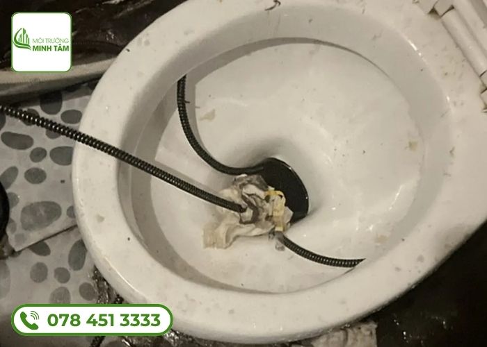 Thông tắc bồn cầu tại thị xã Mỹ Hào, Hưng Yên - Rẻ nhất, có mặt nhanh 12 thong-tac-bon-cau-tại-thi-xa-my-hao (3)