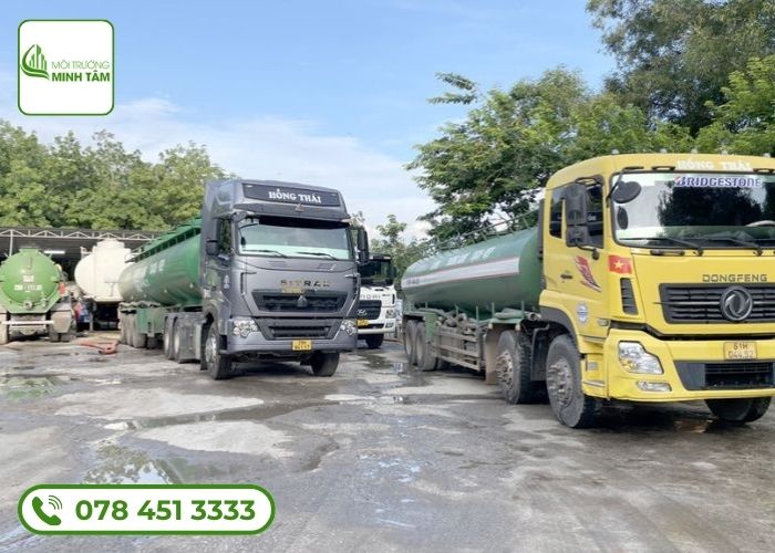 van-chuyen-bun-vi-sinh-trang-bom (4)