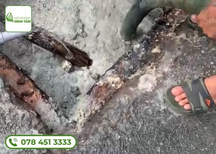 Hút bể phốt tại Tân Yên, Bắc Giang - Thông nhanh, không hôi 12 hut-be-phot-tai-tan-yen