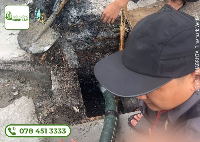 Hút hầm cầu phường An Khánh – Giá từ 300K, bảo hành 5 năm 17 hut-ham-cau-phuong-an-khanh (5)