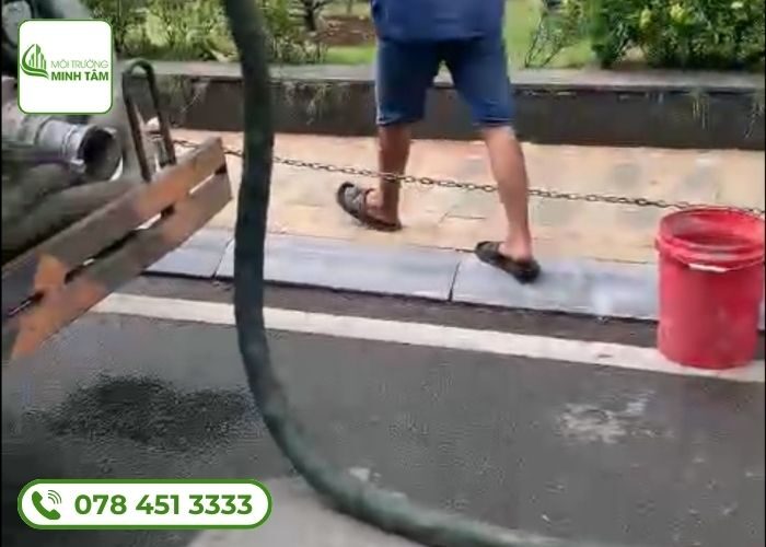 Hút hầm cầu phường Cầu Ông Lãnh, Quận 1 - Nhanh chóng, giá hợp lý 15 hut-ham-cau-phuong-cau-ong-lanh (6)